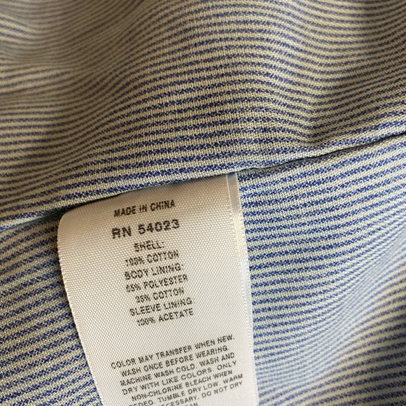 NWT GAP 1969 military style dark wash jean jacket .Size L - Picture 4 of 7